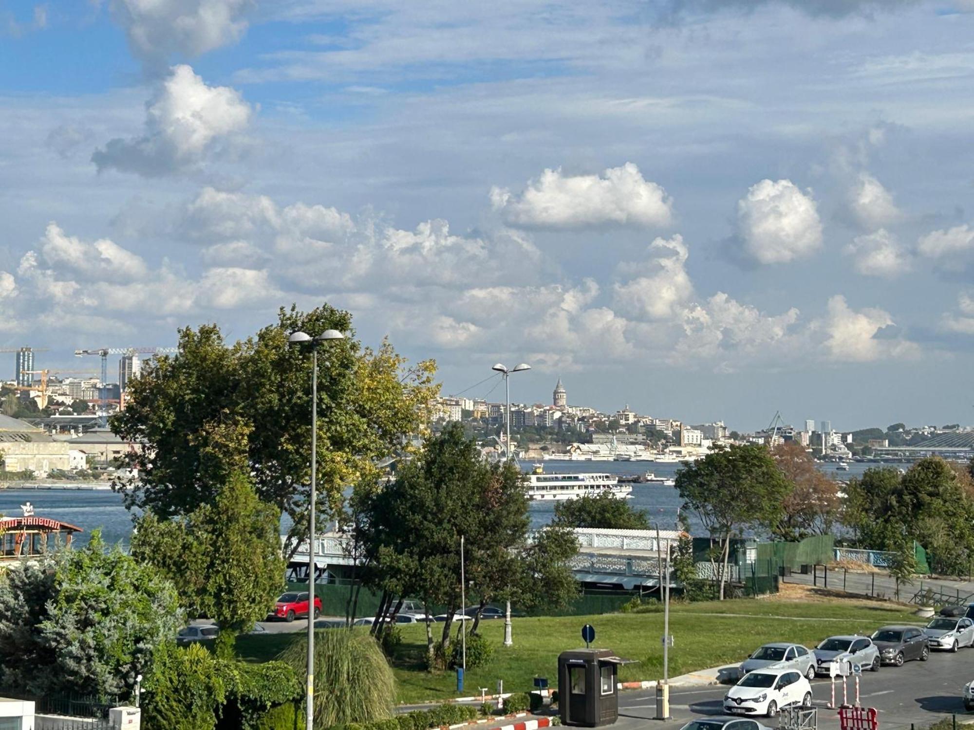Waterfront Apartment By The Tram - Terrace With Dome & Golden Horn View In Fatih Istanbul Luaran gambar