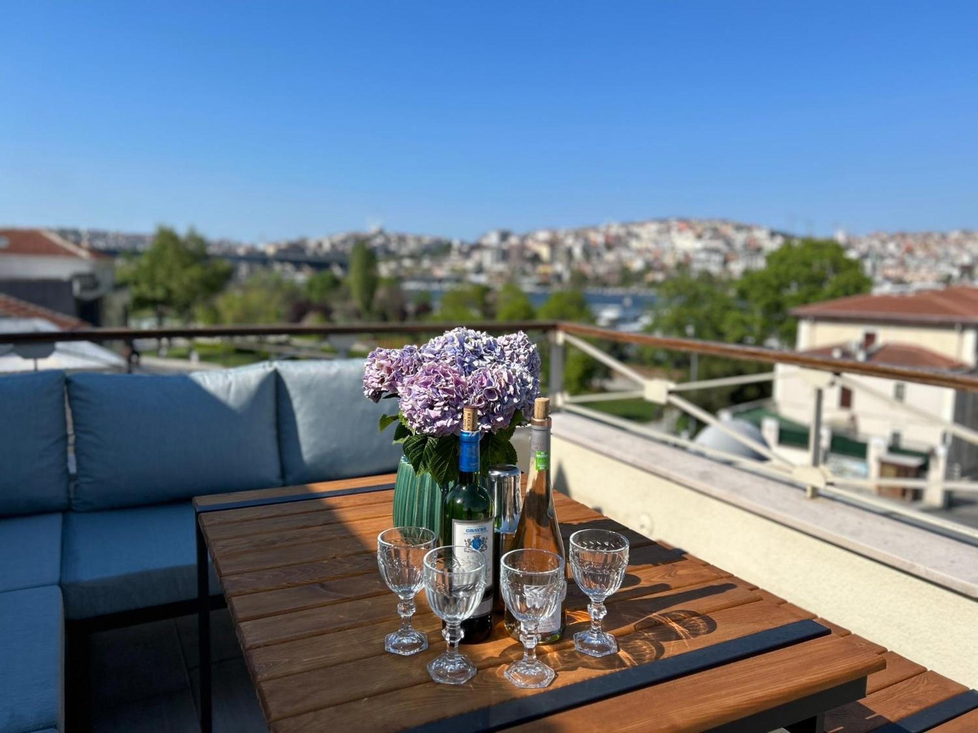 Waterfront Apartment By The Tram - Terrace With Dome & Golden Horn View In Fatih Istanbul Luaran gambar